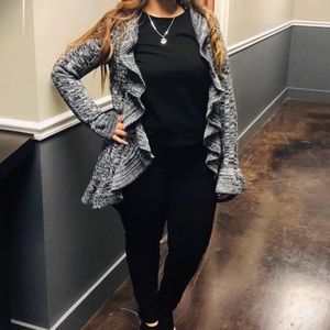 Beautiful two colored cardigan 🤍